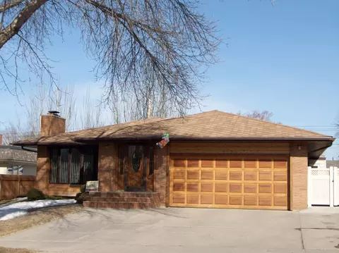 1520 Rose Ln, Williston, ND 58801 photo 1