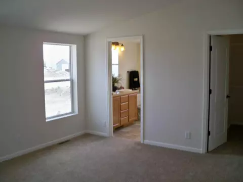 2405 12th Ave W, Williston, ND 58801 photo 8