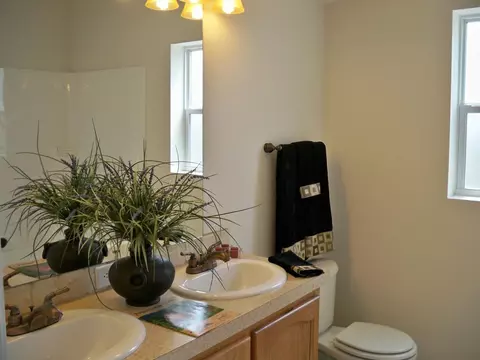 2405 12th Ave W, Williston, ND 58801 photo 9