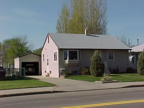 426 11th St E, Williston, ND 58801 photo 1