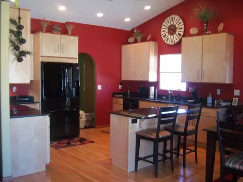1824 18th Ave W, Williston, ND 58801 photo 3