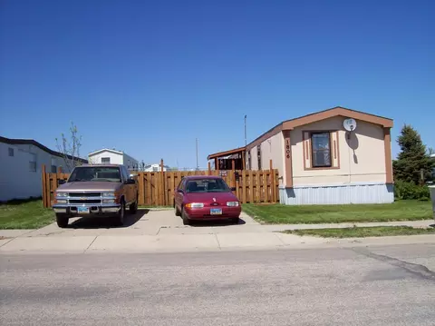 1806 32nd St W, Williston, ND 58801 photo 1