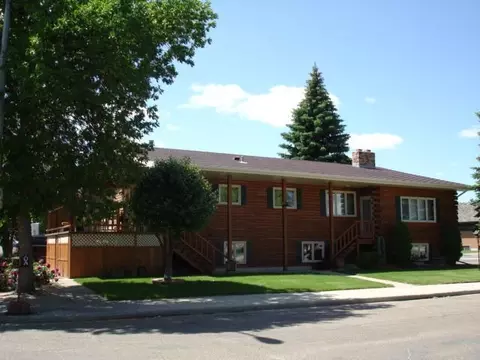 1611 5th Ave W, Williston, ND 58801 photo 1