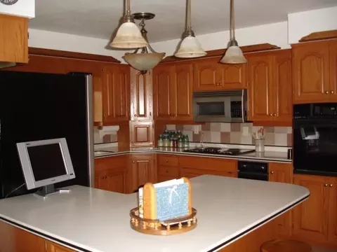 1611 5th Ave W, Williston, ND 58801 photo 4