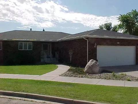 2210 2nd Ave E, Williston, ND 58801 photo 1