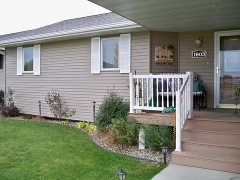 1803 23rd St W, Williston, ND 58801 photo 2