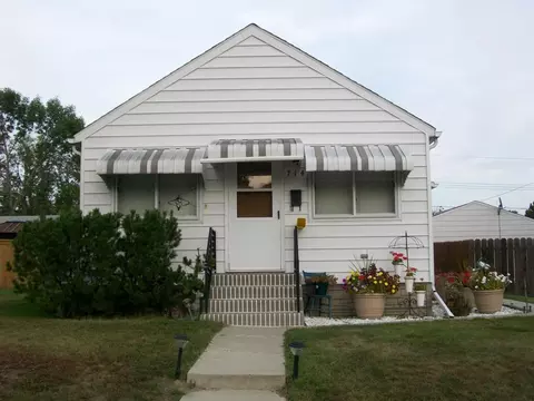 714 6th Ave W, Williston, ND 58801 photo 1