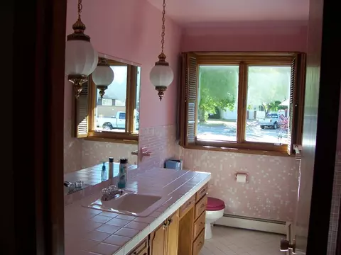 411 13th St E, Williston, ND 58801 photo 4