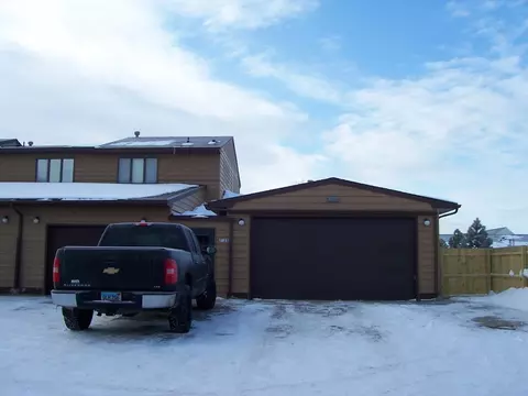 2315 N Main Ct, Williston, ND 58801 photo 1