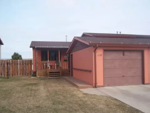 1128 E Ridge Ct, Williston, ND 58801 photo 1