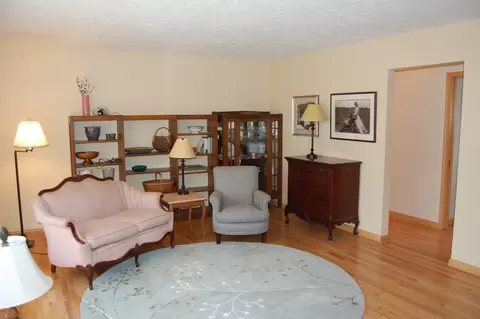 1310 4th Ave E, Williston, ND 58801 photo 4