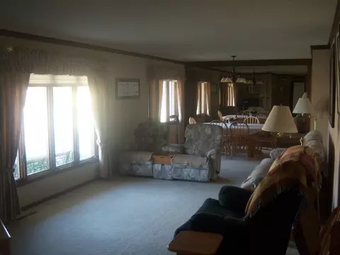 1322 E Hillcourt, Williston, ND 58801 photo 5