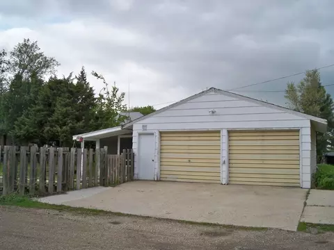 416 4th Ave W, Williston, ND 58801 photo 4