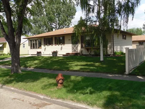 414 17th Ave W, Williston, ND 58801 photo 1