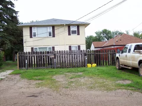 609 3rd Ave W, Williston, ND 58801 photo 2