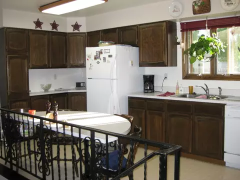 2113 7th Ave E, Williston, ND 58801 photo 8