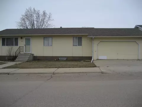 1911 9th Ave E, Williston, ND 58801 photo 1