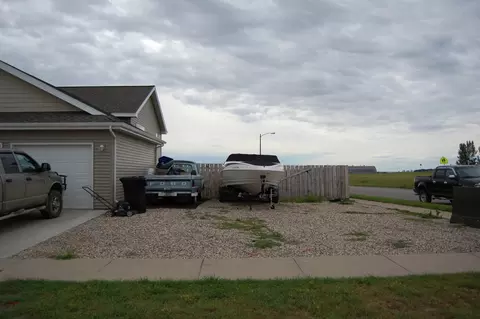 2309 29th St W, Williston, ND 58801 photo 7