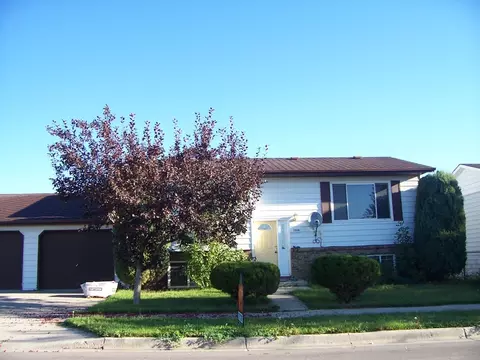 1906 28th St W, Williston, ND 58801 photo 1