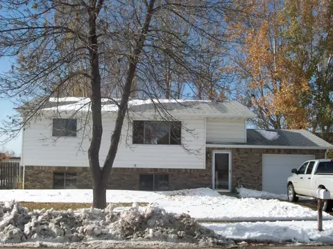 2309 University Ave, Williston, ND 58801 photo 1
