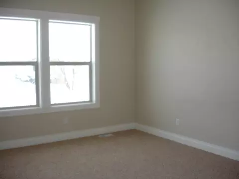 1524 Creekside Dr W, Williston, ND 58801 photo 10