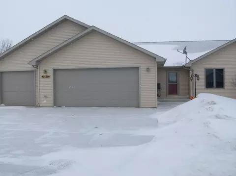 1821 18th Ave W, Williston, ND 58801 photo 1