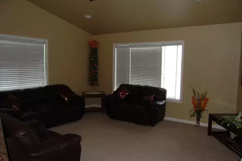 2427 17th Ave W, Williston, ND 58801 photo 5