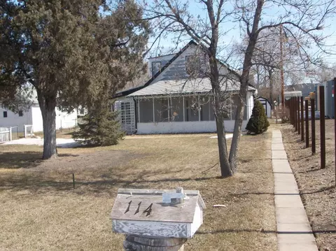 114 2nd Ave E, Williston, ND 58801 photo 1