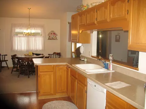 1803 15th Ave W, Williston, ND 58801 photo 2
