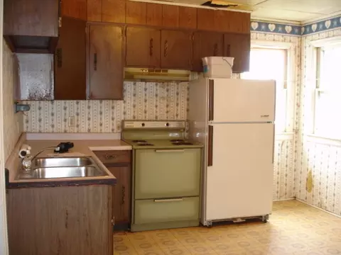 916 6th Ave E, Williston, ND 58801 photo 2