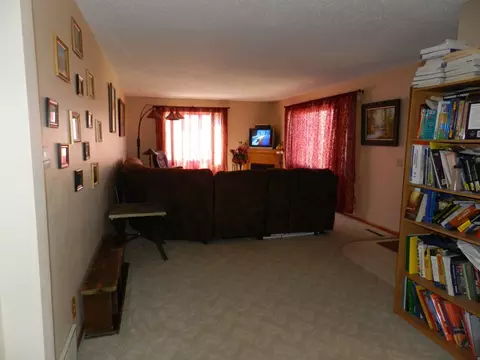 212 20th St E, Williston, ND 58801 photo 8