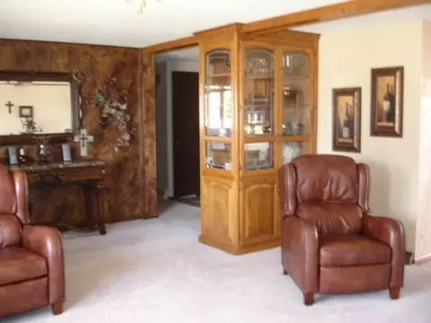 1811 Sioux St, Williston, ND 58801 photo 4