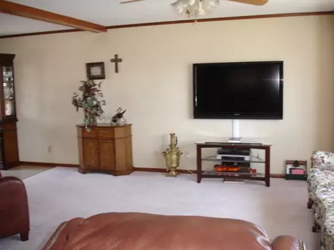 1811 Sioux St, Williston, ND 58801 photo 2