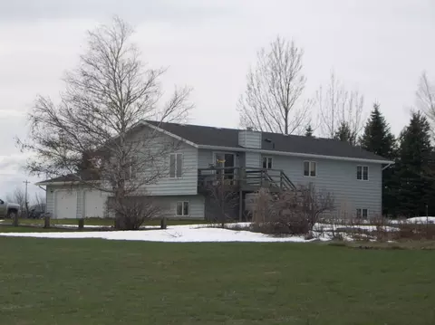 4917 Prairie Ln, Williston, ND 58801 photo 3