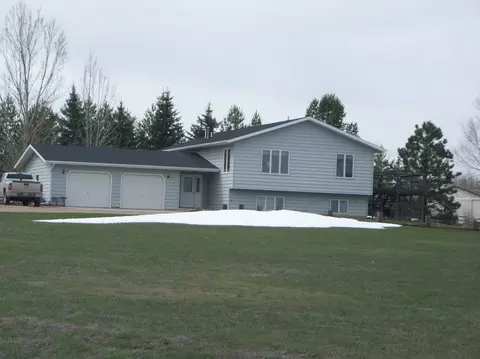 4917 Prairie Ln, Williston, ND 58801 photo 2