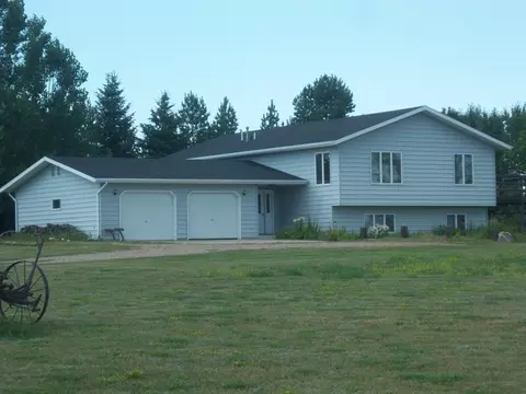 4917 Prairie Ln, Williston, ND 58801 photo 1