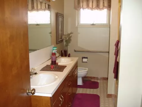 1821 8th Ave W, Williston, ND 58801 photo 7