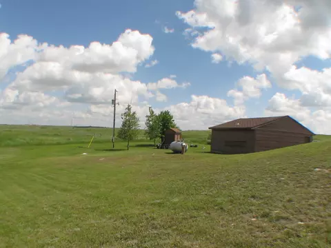 11795 Highway 1804, Ray, ND 58849 photo 2