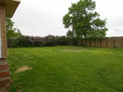 305 42nd St E, Williston, ND 58801 photo 9