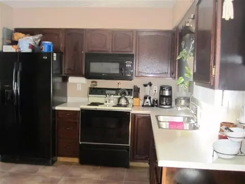1817 30th St W, Williston, ND 58801 photo 4