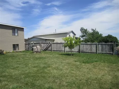 1817 30th St W, Williston, ND 58801 photo 23
