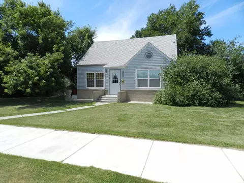 1307 1st Ave E, Williston, ND 58801 photo 1
