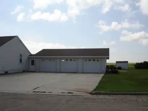 307 Lake St, Ray, ND 58849 photo 2