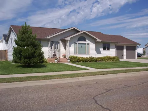 2113 21st Ave W, Williston, ND 58801 photo 1
