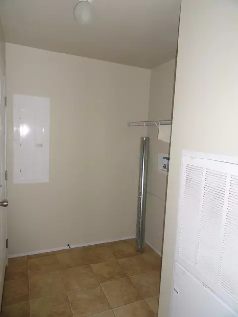 3310 21st Ave W, Williston, ND 58801 photo 5