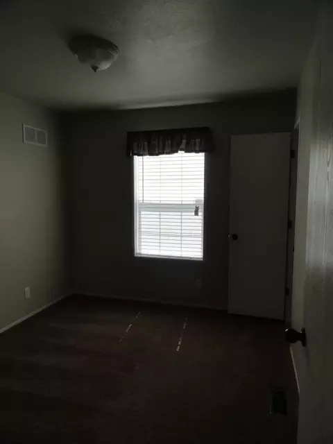 3310 21st Ave W, Williston, ND 58801 photo 8