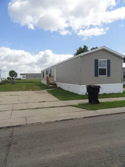 3310 21st Ave W, Williston, ND 58801 photo 1