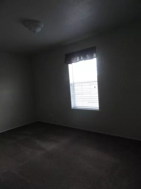 3310 21st Ave W, Williston, ND 58801 photo 10