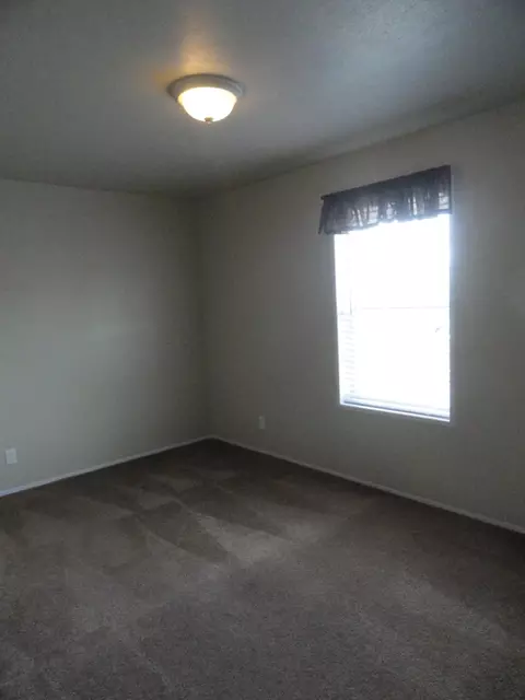 3310 21st Ave W, Williston, ND 58801 photo 12