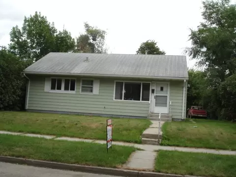708 14th Ave W, Williston, ND 58801 photo 1